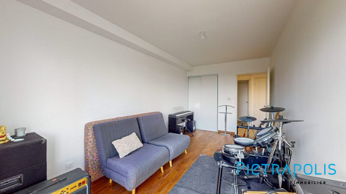 Photo Élégant appartement T3 de 80m² avec vue panoramique à Saint-Cyr-au-Mont-d'Or image 21/24