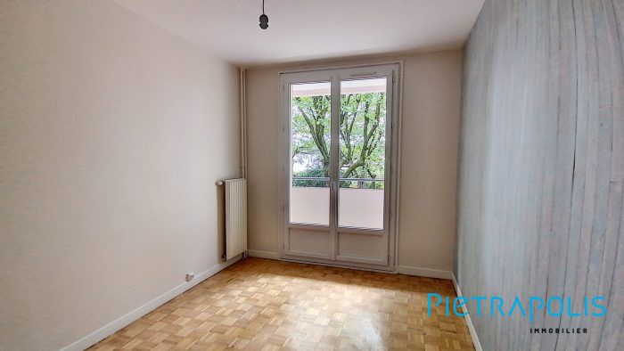 Appartement à vendre, 3 pièces - Décines-Charpieu 69150