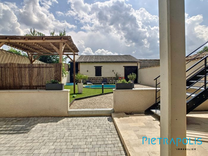 Photo duplex 3 chambres avec jardin-piscine -dépendances image 25/30