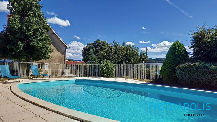 Maison dans le Brionnais, avec piscine et belle véranda