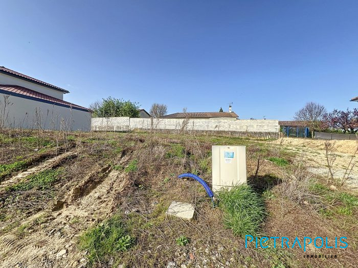Terrain constructible à vendre, 550 m² - Saint-Jean-de-Thurigneux 01390