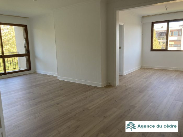 Appartement à louer, 5 pièces - Noisy-le-Roi 78590