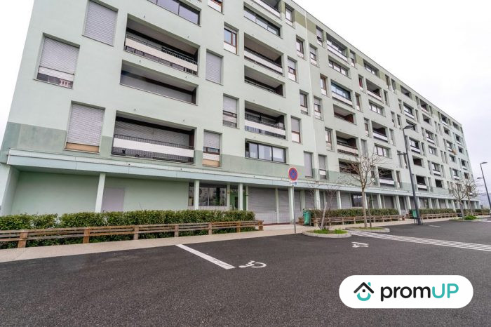 Photo Immeuble de 5 appartements situé à St Etienne – 323 000 € image 2/21