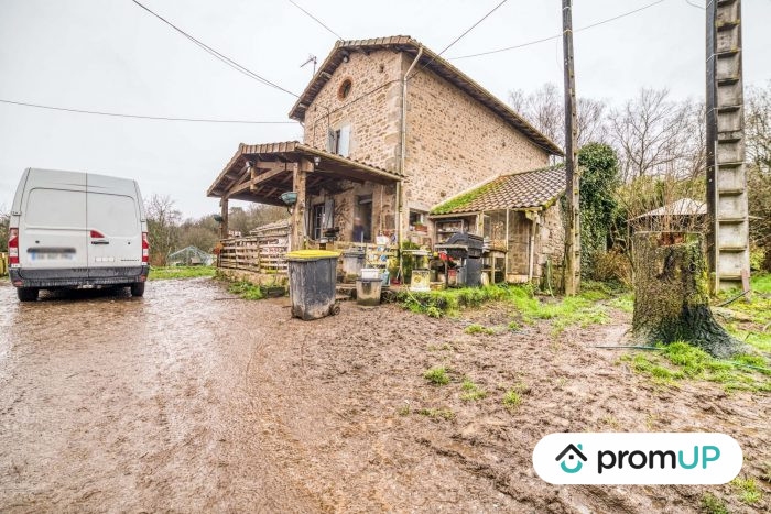 Maison 5 pièces avec bâtiment agricole à vendre à Chamboret (87)