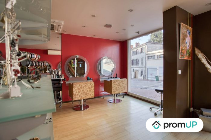 Photo Salon de coiffure (murs + fonds de commerce) situé à Limoges. image 7/12