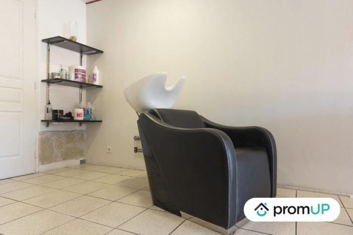 Photo Vend salon de coiffure murs et fonds 26m² situé à Amélie-les-Bains-Palalda. image 10/12