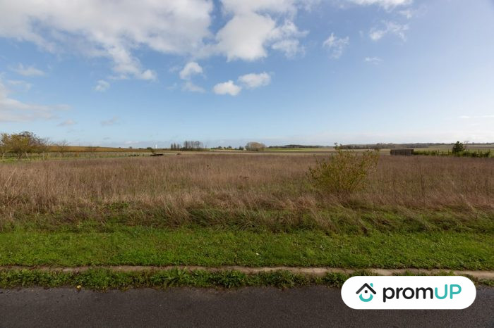 Terrain constructible de 3655 m2 proche Saintes et Cognac