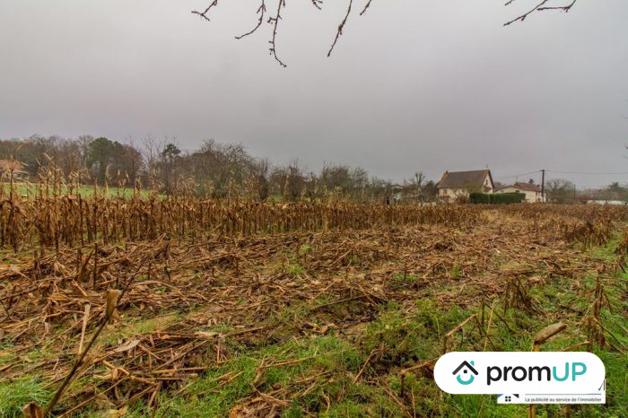 Photo Beau terrain constructible de 2 930 m² en Dordogne image 3/12