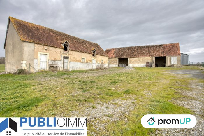 Photo Domaine agricole de 360 000m² situé à Velles - 333 000 € image 1/13