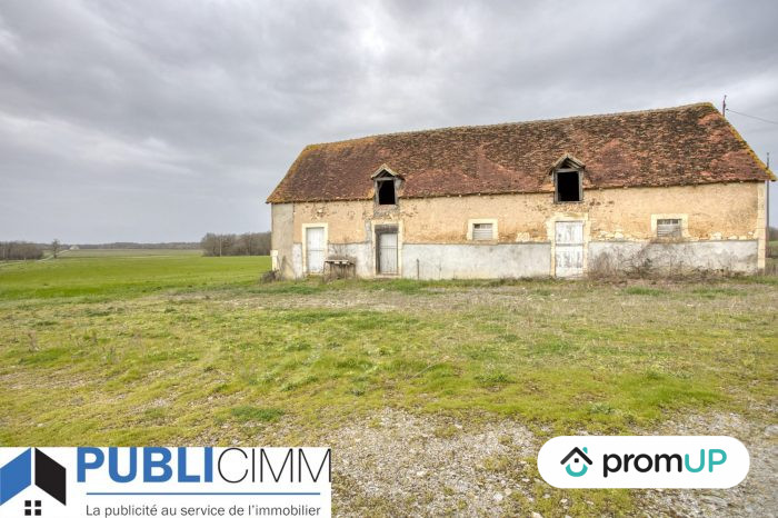 Photo Domaine agricole de 360 000m² situé à Velles - 333 000 € image 2/13