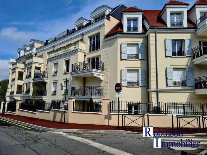 Location annuelle Appartement LE PLESSIS-ROBINSON 92350 Hauts de Seine FRANCE