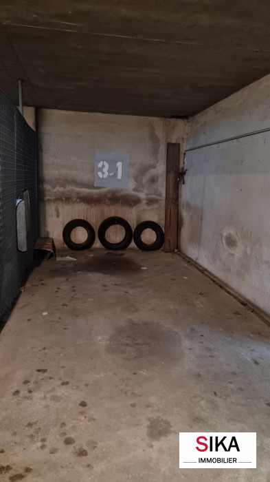 Photo Place de parking dans un garage souterrain image 2/2