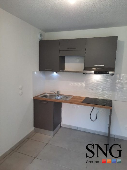 Appartement à louer, 2 pièces - Nîmes 30000