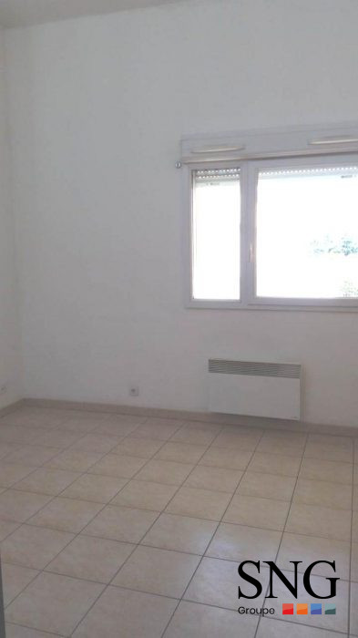 Appartement à louer, 2 pièces - Bagnols-sur-Cèze 30200