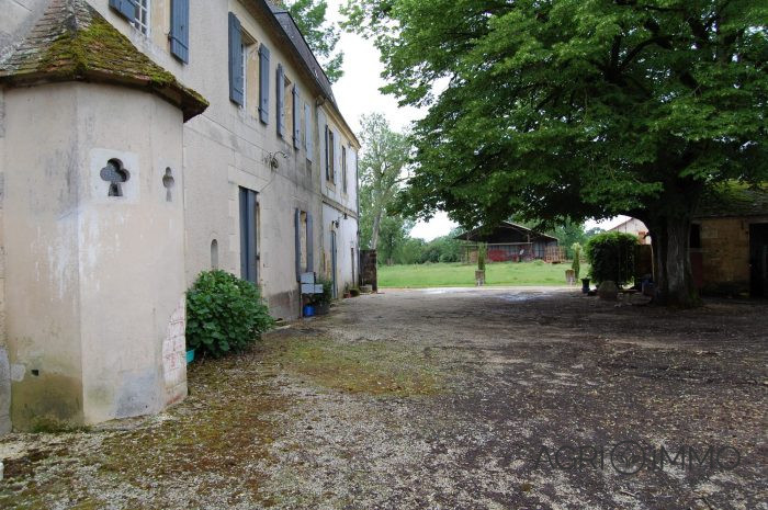 Terrain agricole à vendre, 97 ha - Dordogne