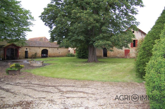 Agricultural land for sale, 97 ha - Dordogne