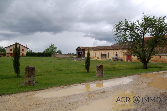 Agricultural land for sale, 97 ha - Dordogne