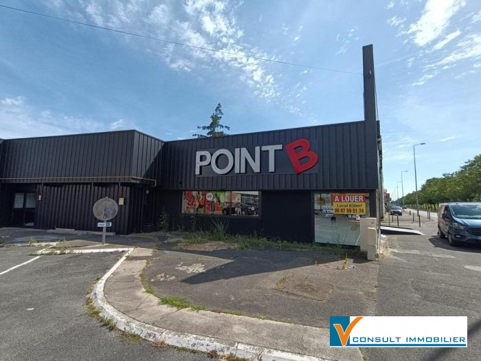 Photo A LOUER, BOURGES, LOCAL COMMERCIAL 900 m² image 2/4