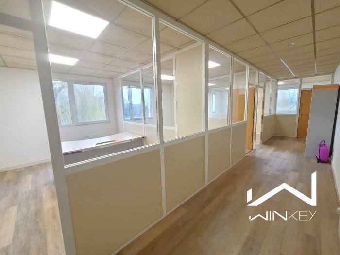 Bureau à louer, 75 m² - Mantes-la-Ville 78711